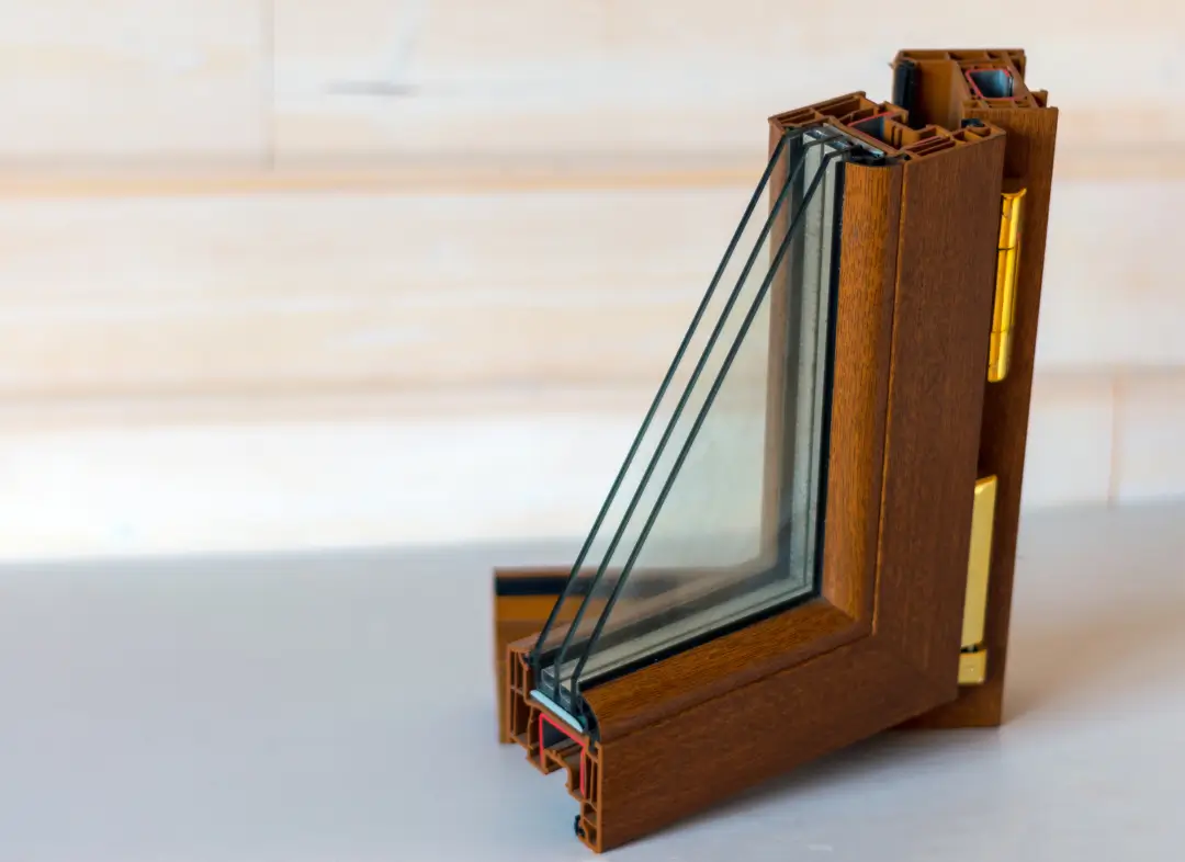 Installation de fenêtre en bois sur mesure Basse-Goulaine